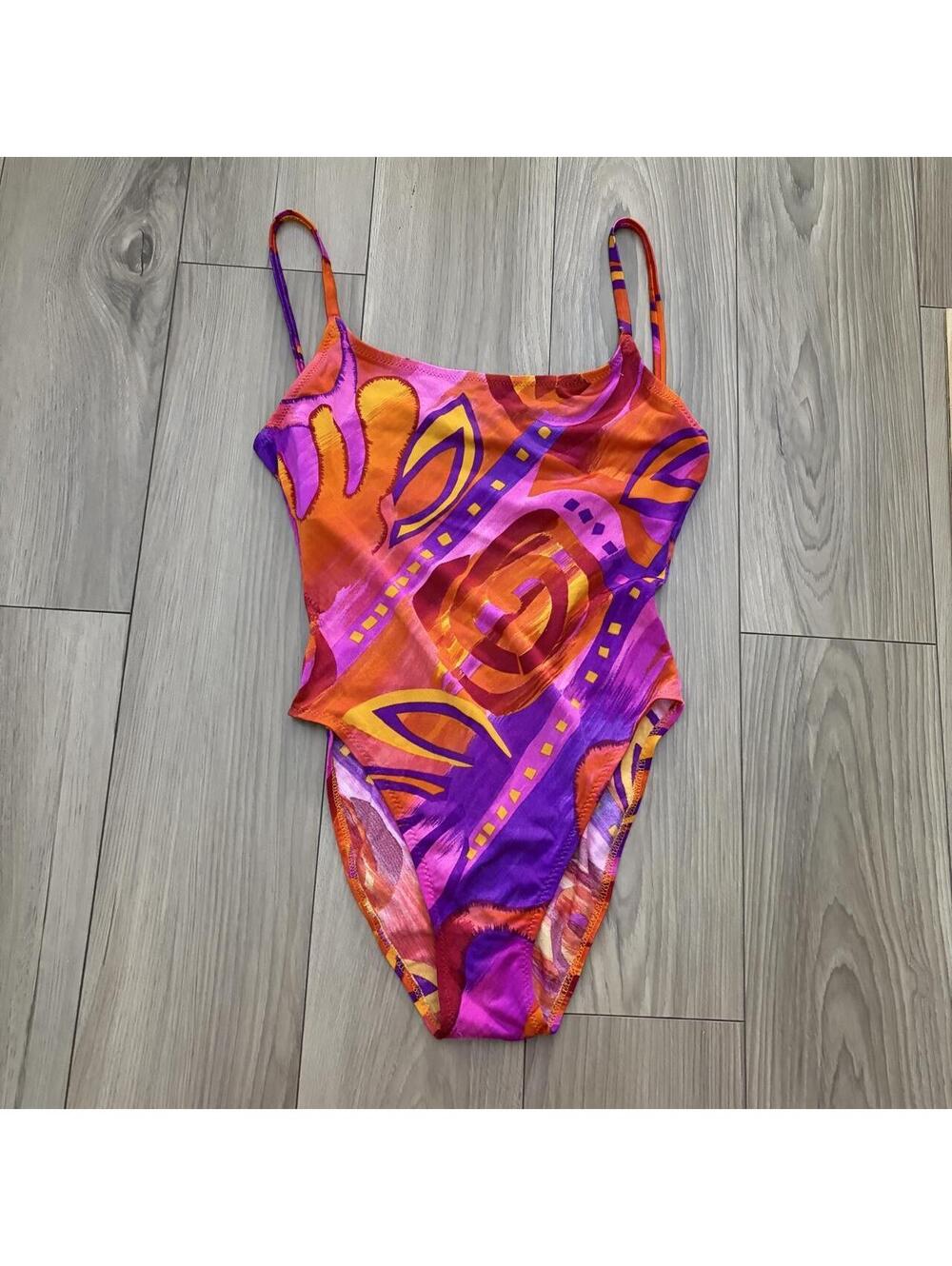 VINTAGE RETRO SWIMSUIT